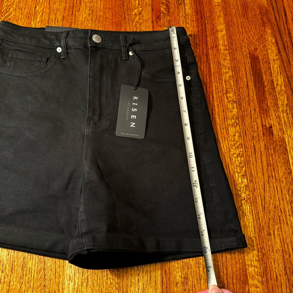 NWT Risen High Rise Rolled Up Shorts Size Medium - Picture 11 of 13